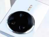 Espera-se que o Redmi K80 Ultra seja parecido com os outros telefones da série K80. (Fonte da imagem: Jack Yee)