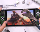 A tela do Nintendo Switch 2 quebrou após 50 golpes com um alicate grande. Na foto: Captura de tela do vídeo. (Fonte da imagem: JerryRigEverything)
